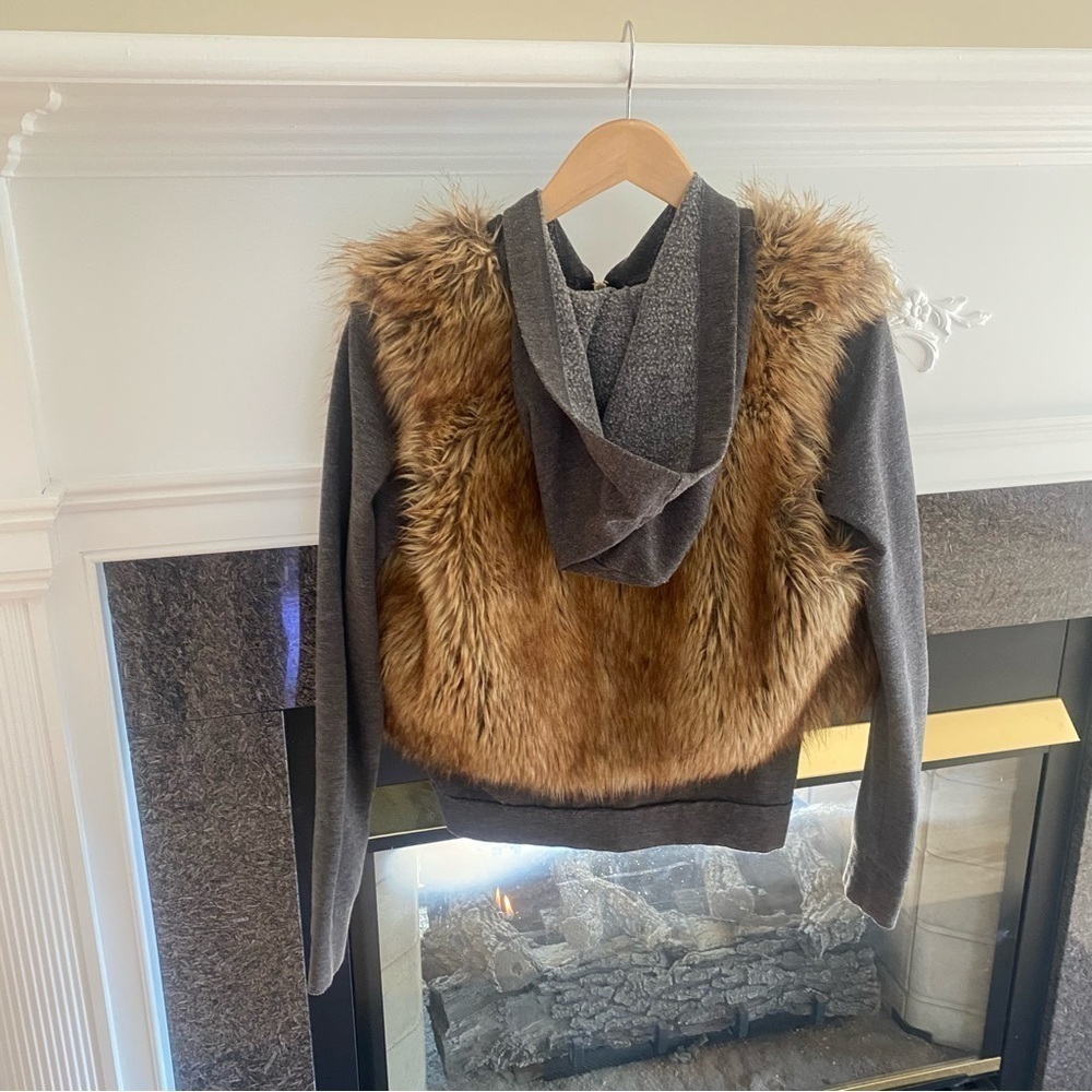 REVOLVE - Picture 9 of 12
